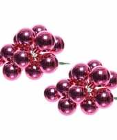 Hobby x fuchsia roze mini kerstballen kerststukje stekers glans 10157921
